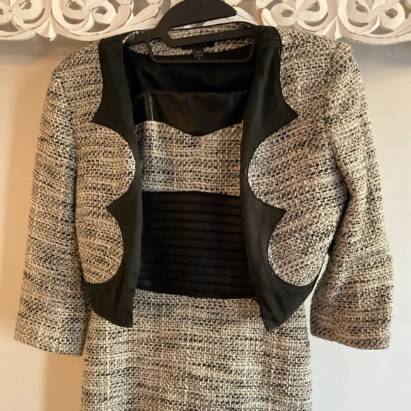 Bebe Tweed & Faux Leather Crop Blazer Sz. 4 - Picture 1 of 5